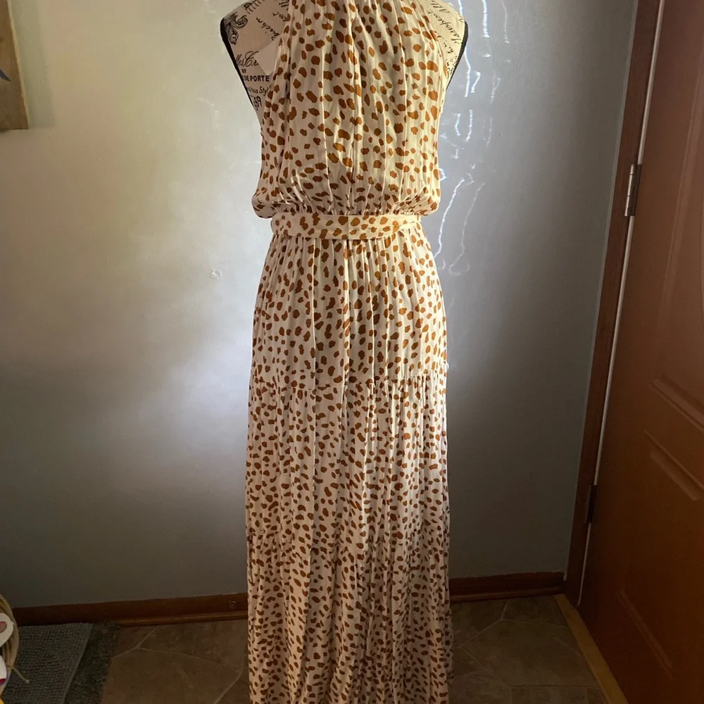 C+D+M woman’s maxi dress size medium. New with tags - Picture 4 of 7